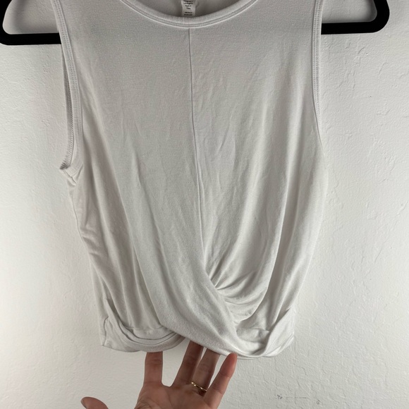 ALO Yoga Cover Tank Size Small $58 White - Picture 7 of 11